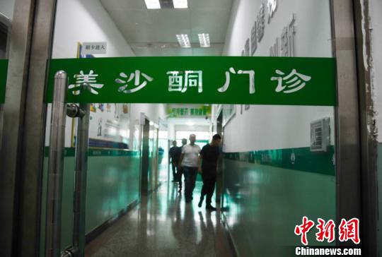 有數(shù)據(jù)顯示，十年來(lái)，山西省司法行政戒毒系統(tǒng)累計(jì)收治戒毒人員總數(shù)6萬(wàn)余人。截至目前，在冊(cè)強(qiáng)制隔離戒毒人員、自愿戒毒人員、戒毒康復(fù)人員、美沙酮維持治療人員共1.2萬(wàn)余人。　王建軍 攝
