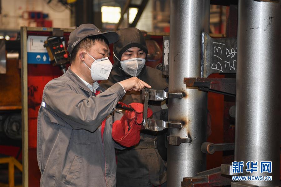 （在習近平新時代中國特色社會主義思想指引下——新時代新作為新篇章·習近平總書記關(guān)切事·圖文互動）（7）汗水的味道——記錄奮戰(zhàn)在復工復產(chǎn)一線的勞動者