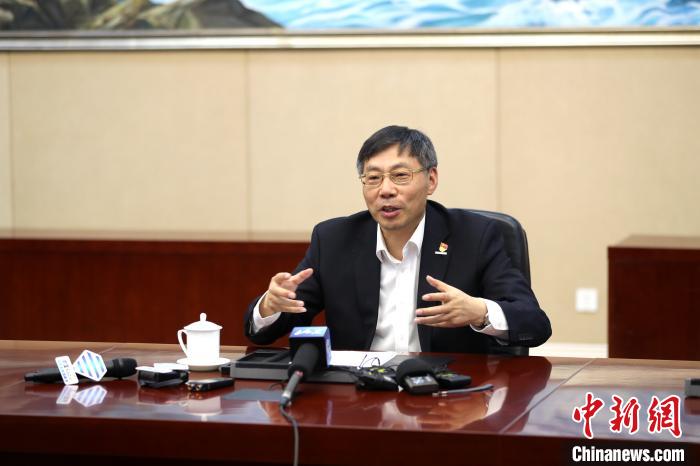 近日，全國人大代表、浪潮集團(tuán)董事長兼CEO孫丕恕接受媒體采訪。浪潮集圖供圖