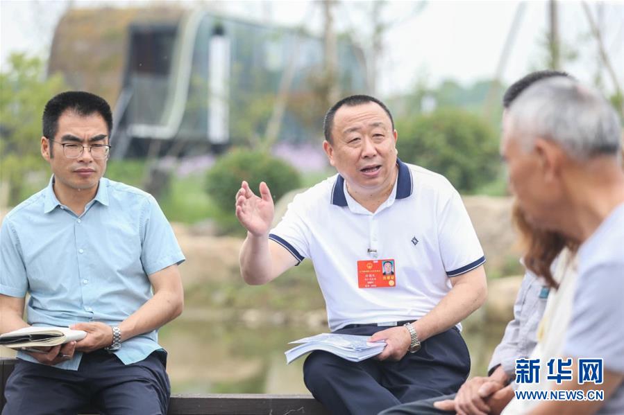 （新華全媒頭條·兩會精神看落實·圖文互動）（2）整體謀劃、系統(tǒng)升級、全面提升——落實全國兩會精神織牢織密公共衛(wèi)生防護網(wǎng)