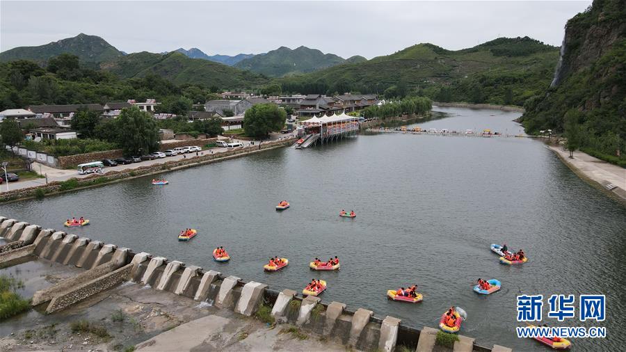 （新華全媒頭條·走向我們的小康生活·圖文互動）（3）長城腳下，小康村串成“珍珠鏈”