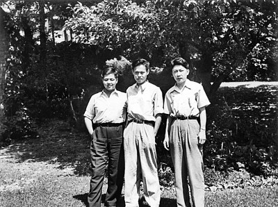舍我其誰(shuí)報(bào)國(guó)志，碧血丹心愛國(guó)情