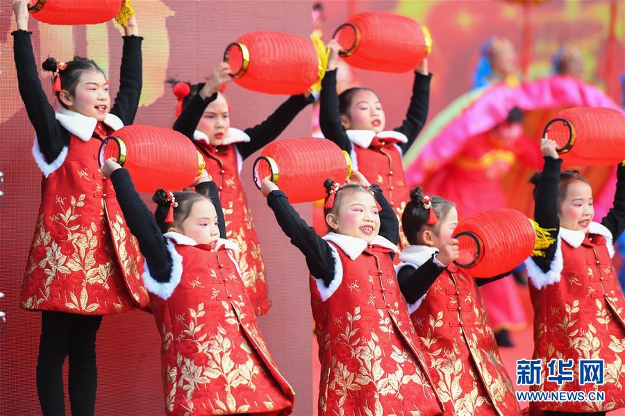 （習(xí)近平的小康故事·圖文互動(dòng)）（6）“文明其精神，野蠻其體魄”——習(xí)近平同少年兒童的故事