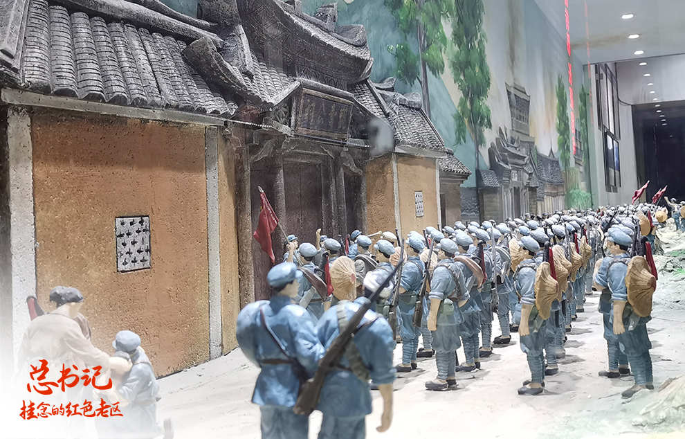 這是在福建省長汀縣中復(fù)村拍攝的紅軍長征出發(fā)動(dòng)員會(huì)微型雕塑（2021年4月27日攝）。