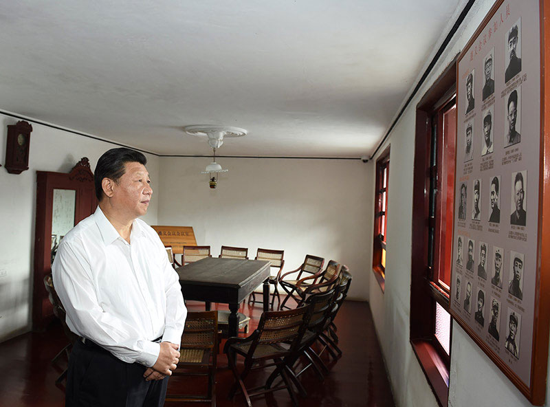 2015年6月16日，習(xí)近平在遵義會(huì)議會(huì)址參觀。