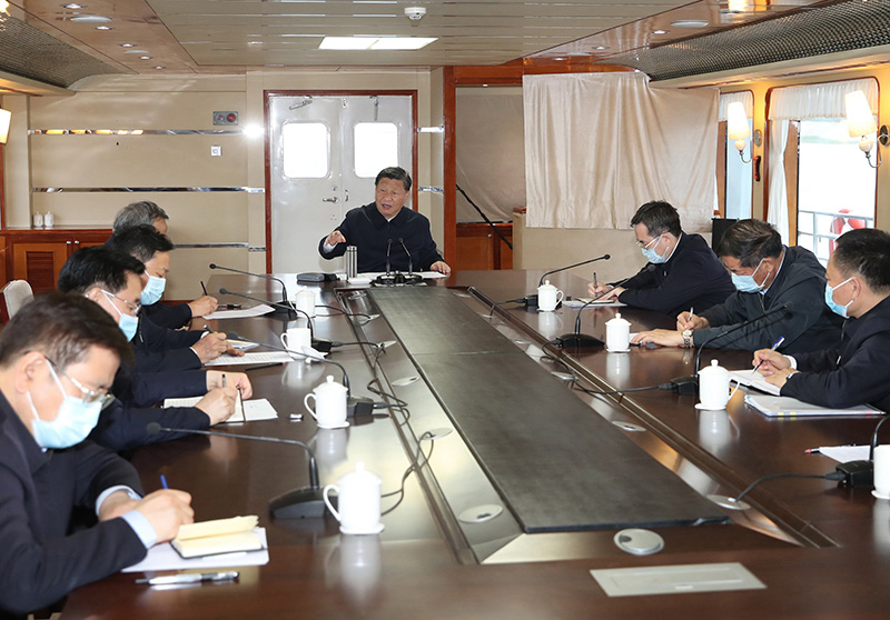 2021年5月13日，習(xí)近平總書記在河南南陽市淅川縣乘船考察丹江口水庫，聽取有關(guān)情況匯報。