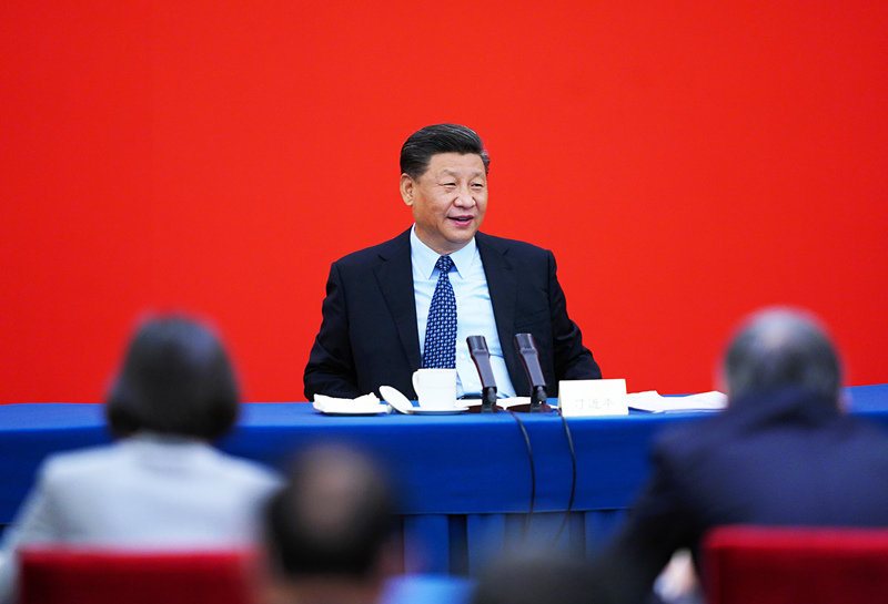 2020年5月23日，習近平總書記看望參加全國政協(xié)十三屆三次會議的經(jīng)濟界委員，并參加聯(lián)組會，聽取意見和建議。